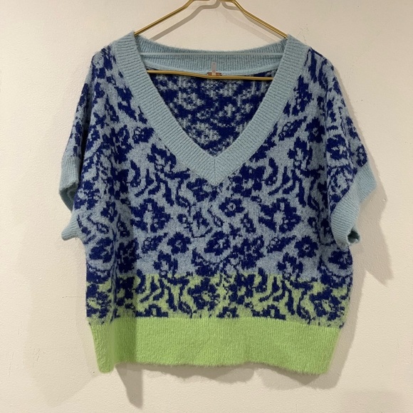 Free People Through The MotionsPullover Sweater Vest Sz Small yellow blue NWOT - Picture 1 of 8